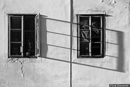 Windows and Shadow Ceský Krumlov, Czech Republic, Jihoceský kraj, Südböhmen, Böhmen, Cechy, CZE, Tschechien, South Bohemia, Krumau, Jihocesky kraj, Cesky Krumlov, Suedboehmen