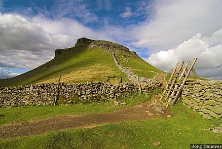 United Kingdom, England, Yorkshire Dales, clouds, sky, blue sky, drystone wall, Yorkshire, Gro&szlig;britannien, Vereinigtes K&ouml;nigreich, Grossbritannien, Vereinigtes Koenigreich